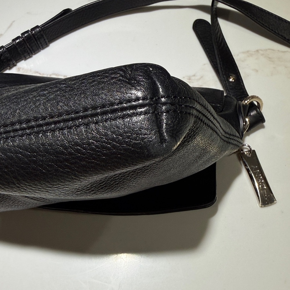 🥳🥳2 PIECE DKNY Set Leather Crossbody Bag & Wallet with storage bag, Black - Picture 13 of 16